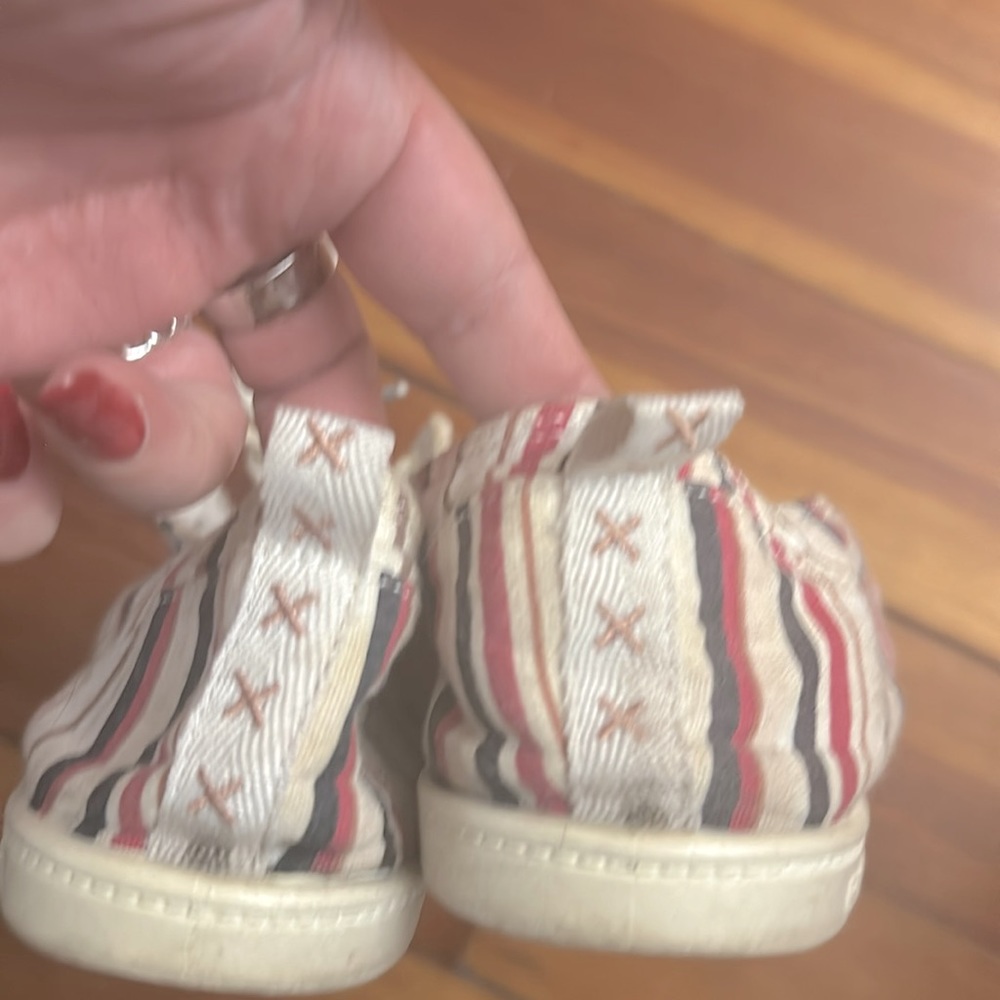 Roxy Striped Shoes-Multicolor - Picture 3 of 5